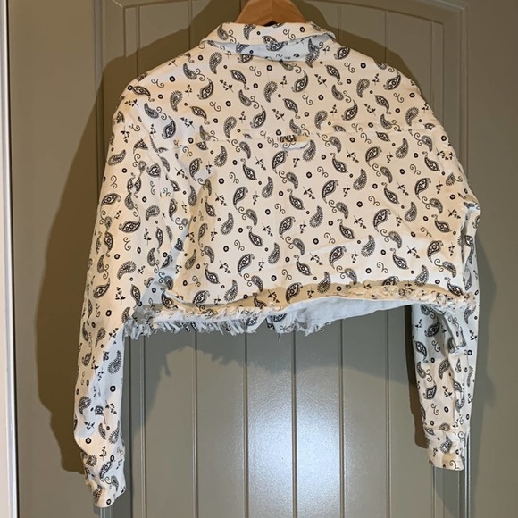 Kittenish Paisley Crop Jacket - Picture 8 of 12